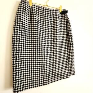 Lauren Ralph Lauren size 8 Houndstooth 100% Wool Classic Wrap Skirt